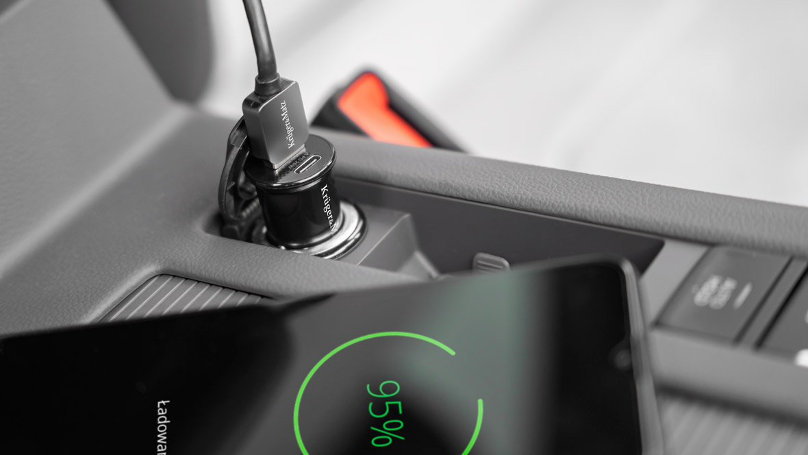 Incarcator auto cu functie de incarcare rapida