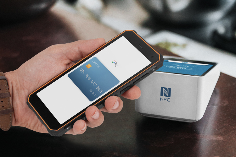 Smartphone cu NFC