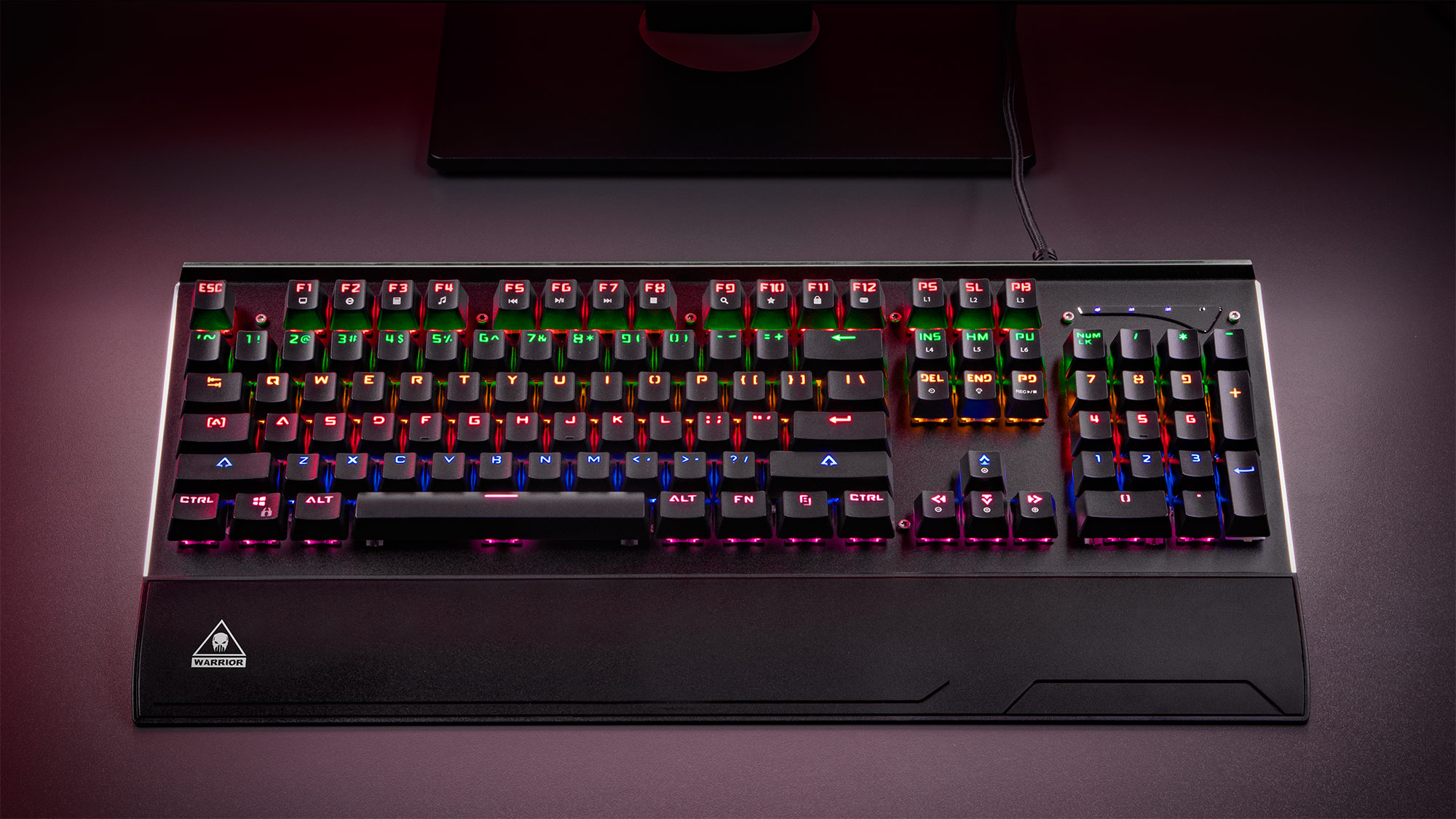 Tastatura de gaming de la Kruger&Matz are mai multe moduri de iluminare, dar iti ofera in plus si posibilitatea desemnarii unei anumite culori pentru diverse taste. Tu decizi de ce taste ai nevoie in timpul jocului si le poti evidentia numai pe cele selectate. 